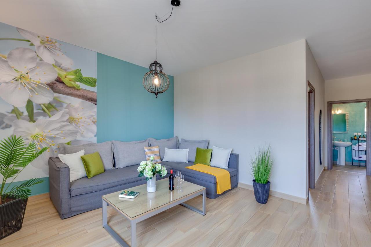 Chania Elite Homes Ii-Apartment Near Venizelos Tombs Monument Bagian luar foto